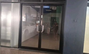 LOCAL COMERCIAL   EN  PLAZA    AGORA   CHANIS  174M2