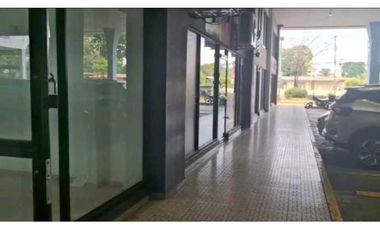 LOCAL COMERCIAL   EN  PLAZA    AGORA   CHANIS  174M2