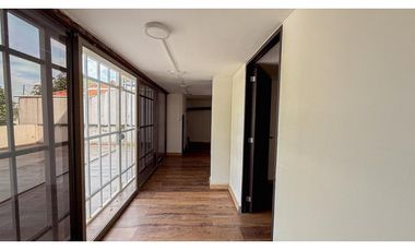 BETANIA  / URB. LOS ANGELES / CASA DE 4 NIVELES / 450 m2 / PATIO
