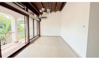 BETANIA  / URB. LOS ANGELES / CASA DE 4 NIVELES / 450 m2 / PATIO
