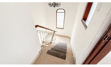 BETANIA  / URB. LOS ANGELES / CASA DE 4 NIVELES / 450 m2 / PATIO