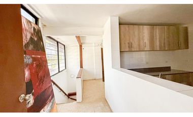 SE VENDE CASA EN BETANIA URB. LOS ANGELES DE 4 NIVELES 450 m2 PATIO