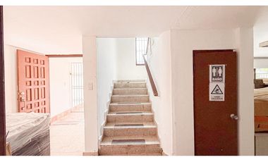 SE VENDE CASA EN BETANIA URB. LOS ANGELES DE 4 NIVELES 450 m2 PATIO