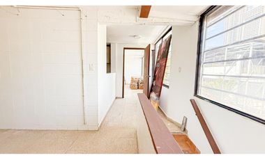 SE VENDE CASA EN BETANIA URB. LOS ANGELES DE 4 NIVELES 450 m2 PATIO