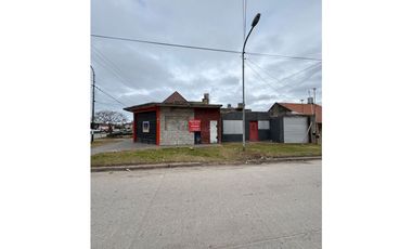 LOTE EN ESQUINA CON CONSTRUCCION--OPORTUNIDAD