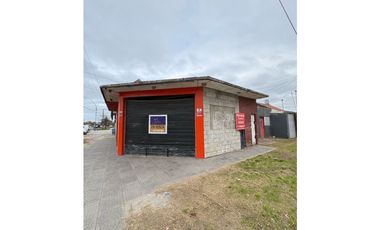 LOTE EN ESQUINA CON CONSTRUCCION--OPORTUNIDAD