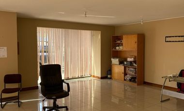 AMPLIA Y EXCELENTE CASA DE 3 DORMITORIOS CON 3 BAÑOS