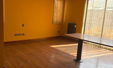 AMPLIA Y EXCELENTE CASA DE 3 DORMITORIOS CON 3 BAÑOS