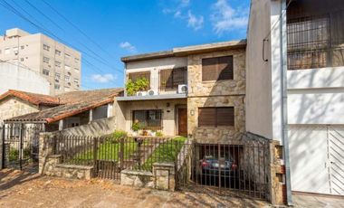 Casa en alquiler en Ramos Mejia Sur