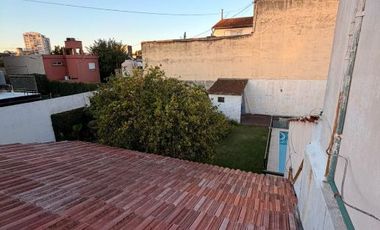 Casa en alquiler en Ramos Mejia Sur
