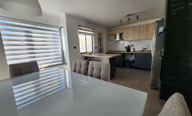 Casa en Arriendo en los ceibos 1100