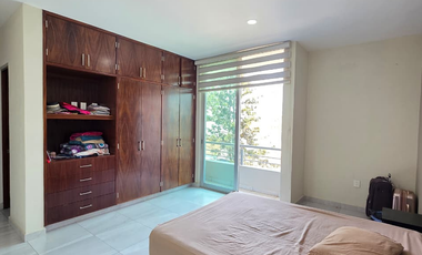 RESIDENCIA EN VENTA, 2 PLANTAS, 4 RECÁMARAS, 3.5 BAÑOS, COCHERA PARA 3 AUTOS