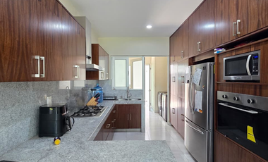 RESIDENCIA EN VENTA, 2 PLANTAS, 4 RECÁMARAS, 3.5 BAÑOS, COCHERA PARA 3 AUTOS