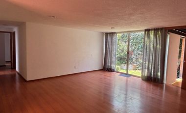 LINDA CASA EN CONDOMINIO DE UN NIVEL CON JARDIN