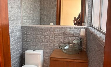 LINDA CASA EN CONDOMINIO DE UN NIVEL CON JARDIN