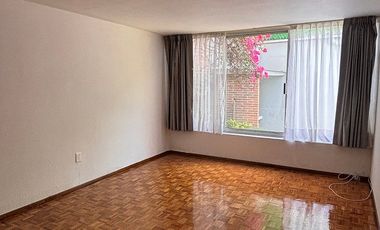 LINDA CASA EN CONDOMINIO DE UN NIVEL CON JARDIN