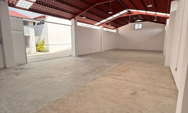 Bodega Comercial con Oficina en Renta en Cuernavaca