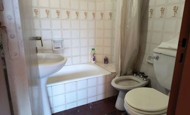 VENTA DUPLEX CON TERRAZA EN  QUINTA SECCION