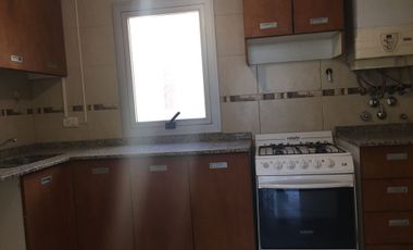 VENTA DPTO 2 DORMITORIOS Y COCHERA QUINTA SECCION