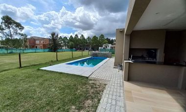 CASA EN VENTA EN MIRALAGOS 2
