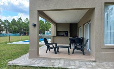 CASA EN VENTA EN MIRALAGOS 2