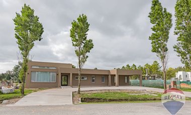 CASA EN VENTA EN MIRALAGOS 2