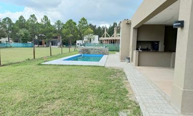 CASA EN VENTA EN MIRALAGOS 2