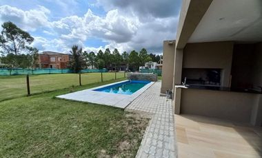 CASA EN VENTA EN MIRALAGOS 2