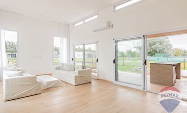 CASA EN VENTA EN MIRALAGOS 2