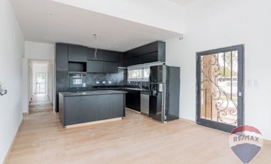 CASA EN VENTA EN MIRALAGOS 2
