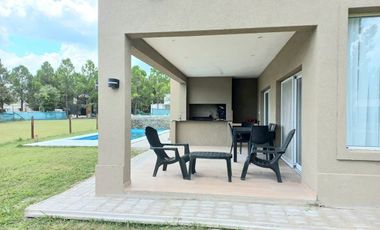 CASA EN VENTA EN MIRALAGOS 2