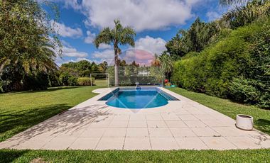 CASA EN VENTA EN ABRIL CLUB DE CAMPO