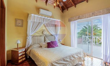 CASA EN VENTA EN ABRIL CLUB DE CAMPO