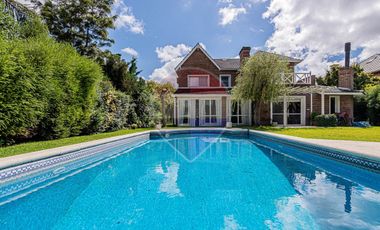 CASA EN VENTA EN ABRIL CLUB DE CAMPO