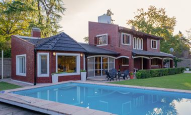 CASA 3 AMBIENTES EN VENTA BARRIO VICENTE MELAZZI