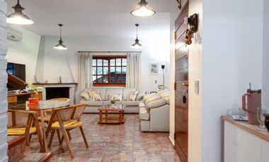 CASA 3 AMBIENTES EN VENTA BARRIO VICENTE MELAZZI