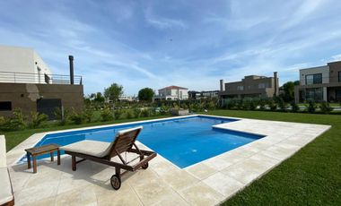 CASA 6 AMB EN VENTA BARRIO CERRADO CHATEAU PILAR
