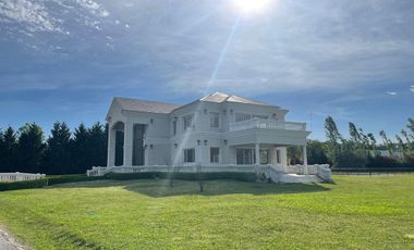 CASA 6 AMB EN VENTA BARRIO CERRADO CHATEAU PILAR