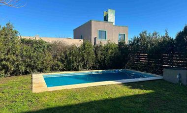 VENTA CASA 3 AMBIENTES BARRIO LAGUNA AZUL CREDITO