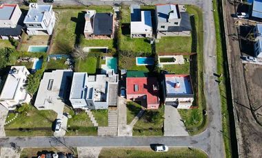 VENTA CASA 3 AMBIENTES BARRIO LAGUNA AZUL CREDITO