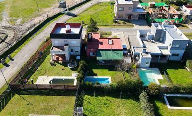 VENTA CASA 3 AMBIENTES BARRIO LAGUNA AZUL CREDITO