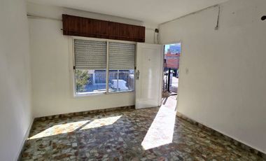 Alquiler Dpto 3 amb. c/ balcon en Luzuriaga