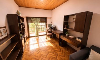 Casa 5 ambientes en venta San José c/amplio jardín