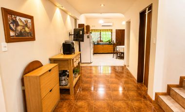 Casa 5 ambientes en venta San José c/amplio jardín