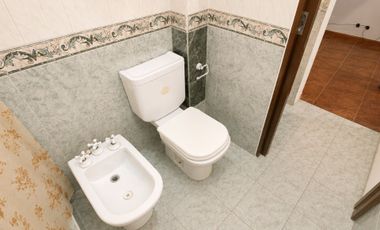 Casa 5 ambientes en venta San José c/amplio jardín