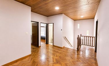 Casa 5 ambientes en venta San José c/amplio jardín