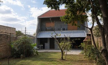 Casa 5 ambientes en venta San José c/amplio jardín