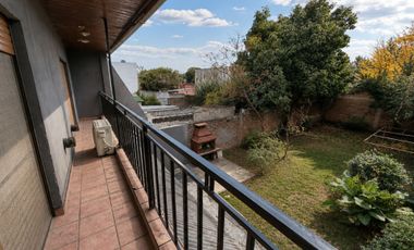 Casa 5 ambientes en venta San José c/amplio jardín