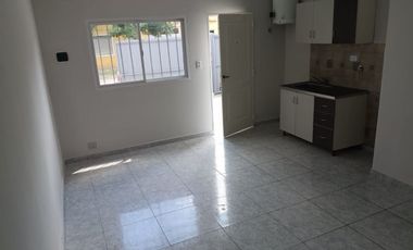 ALQUILER DEPARTAMENTO CON COCHERA Y PATIO GUILLON