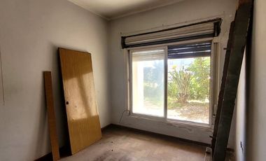 CASA 4 AMBIENTES EN VENTA EN SOURIGUES